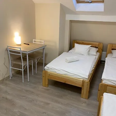 Kiskakas Etterem Guest house *