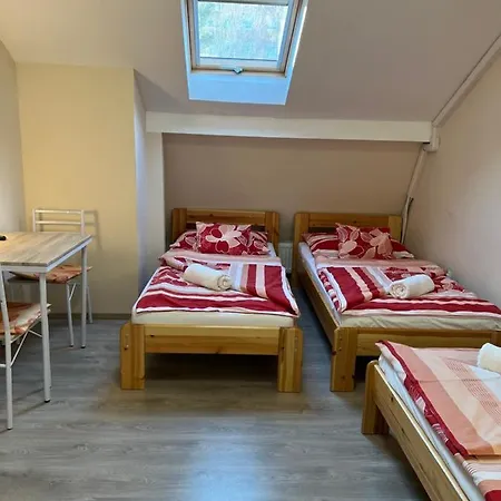 Kiskakas Etterem Guest house